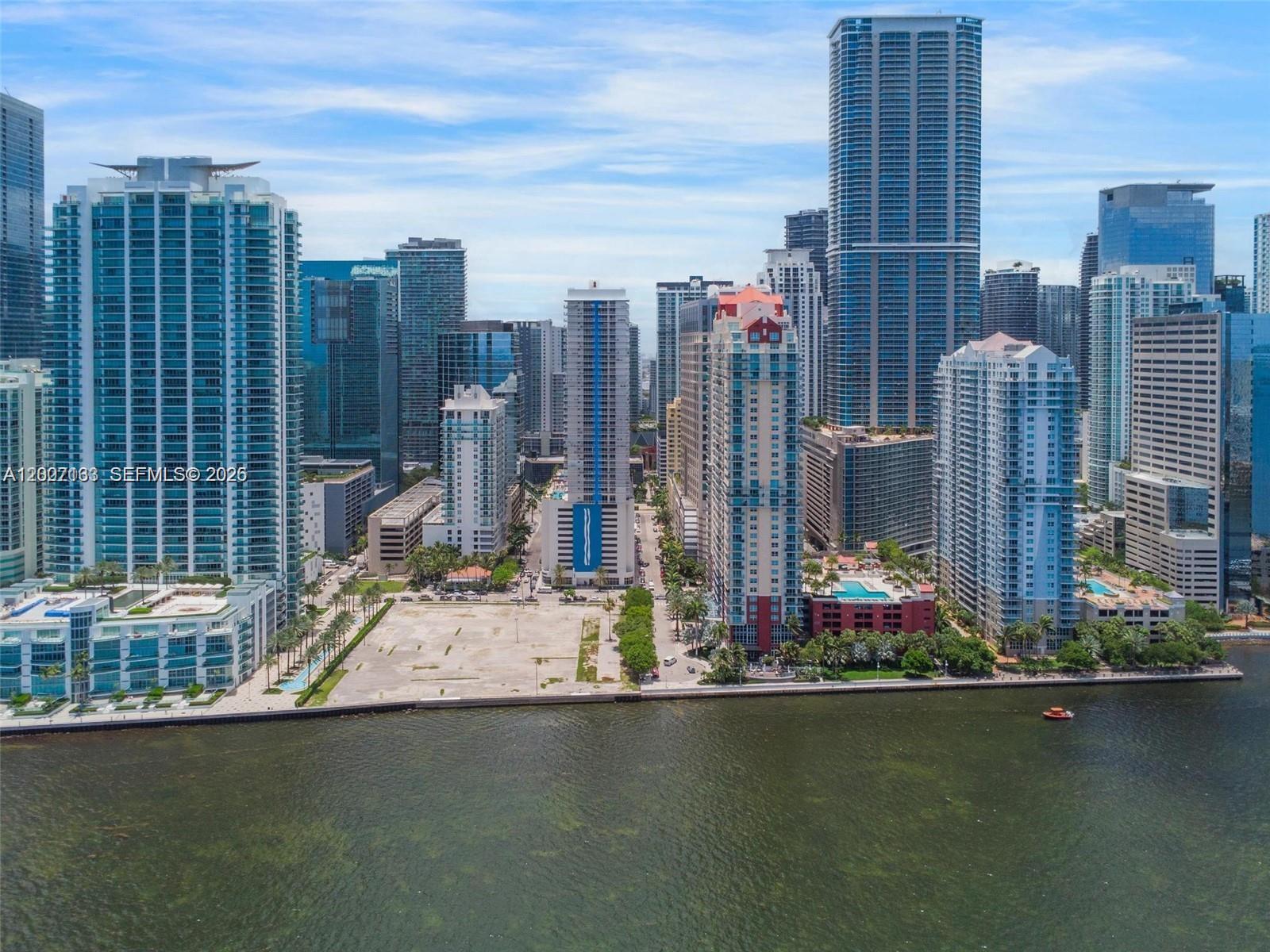 image The Club at Brickell Bay52
