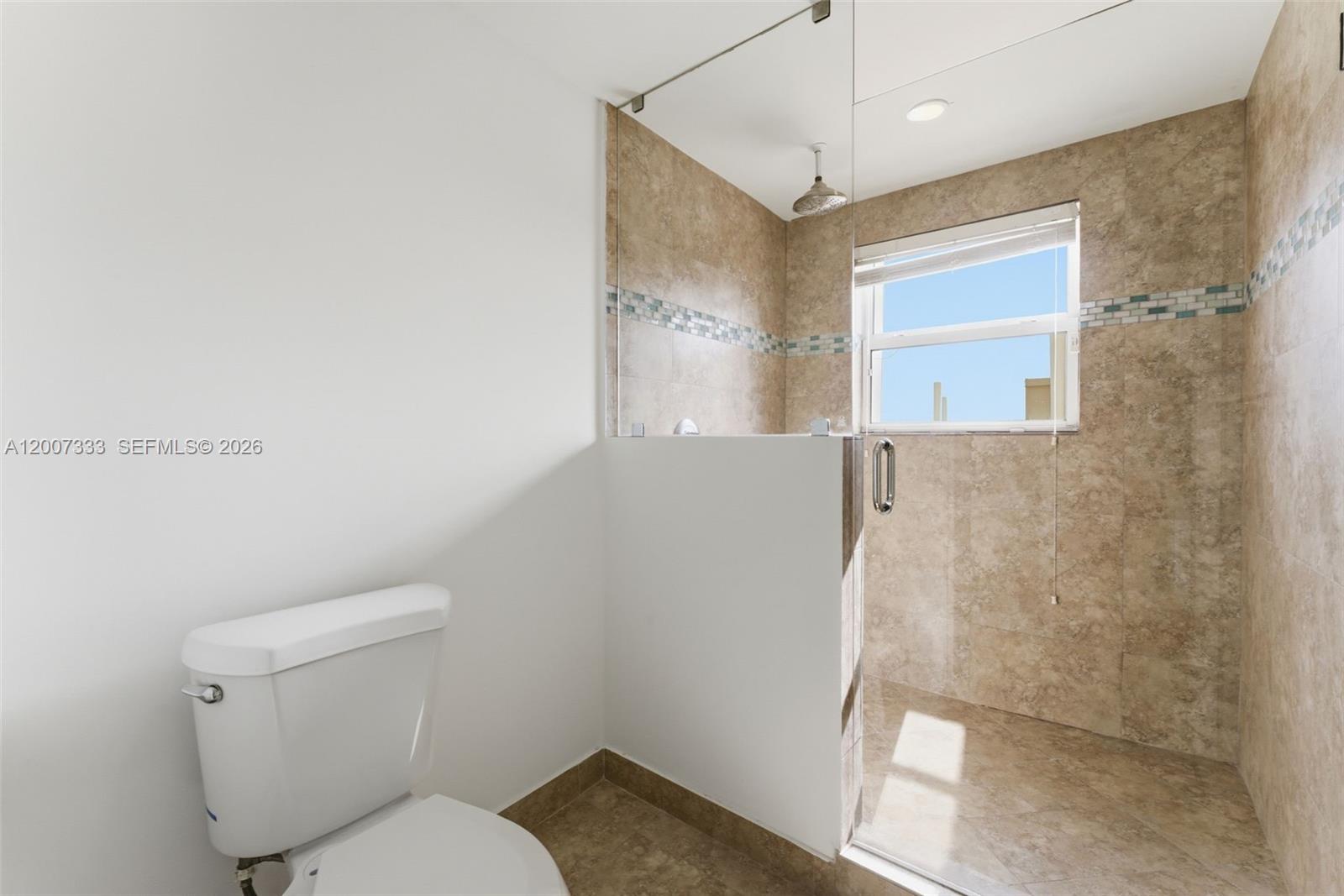 2000 NE 135th St #PH North Miami, FL 33181