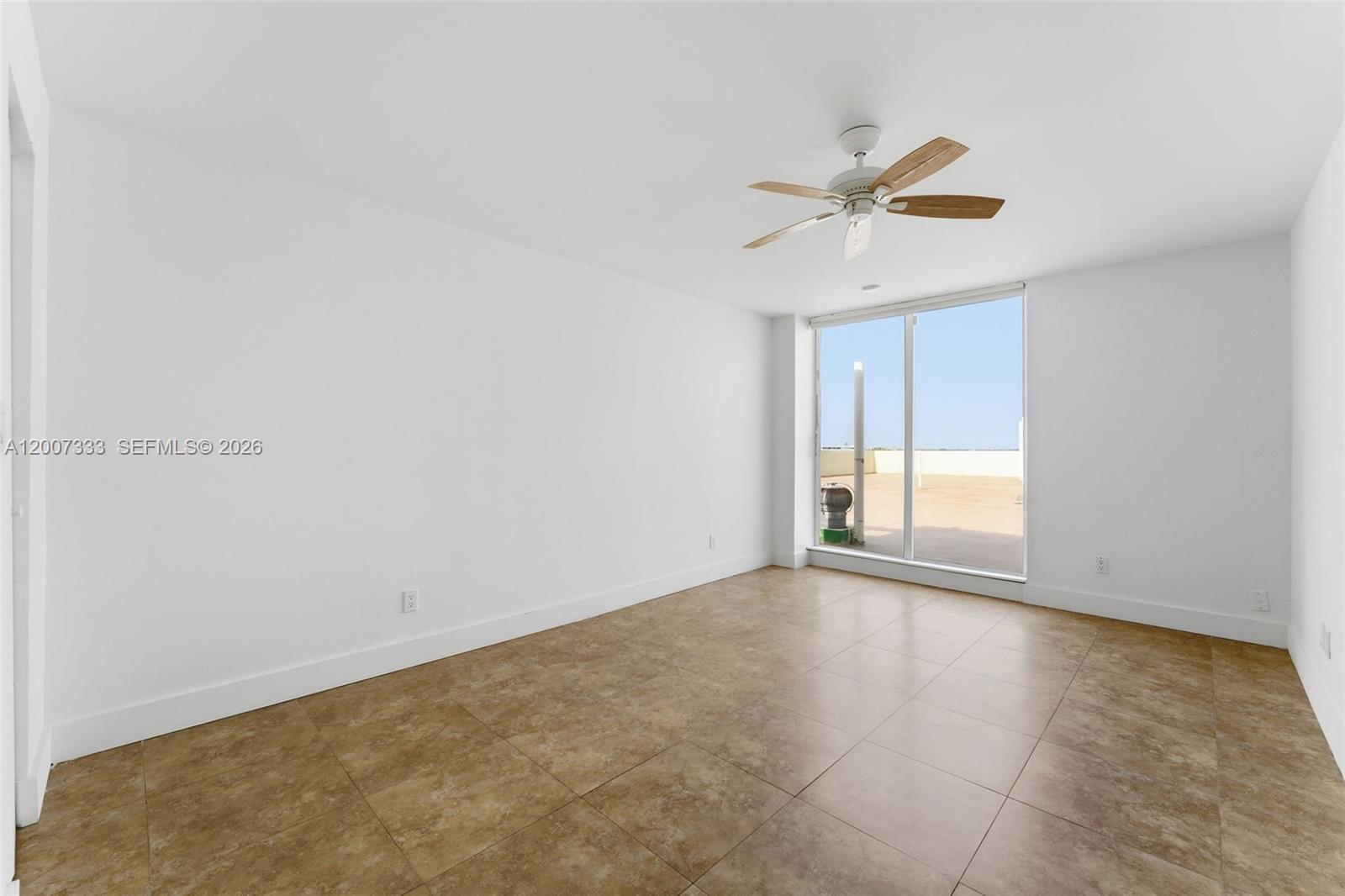 2000 NE 135th St #PH North Miami, FL 33181