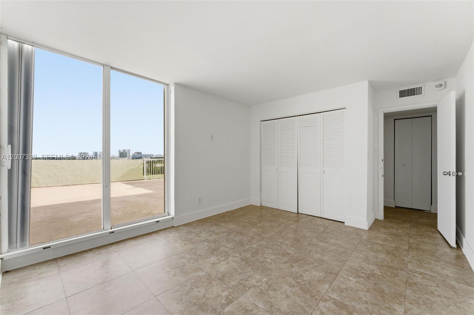 2000 NE 135th St #PH North Miami, FL 33181