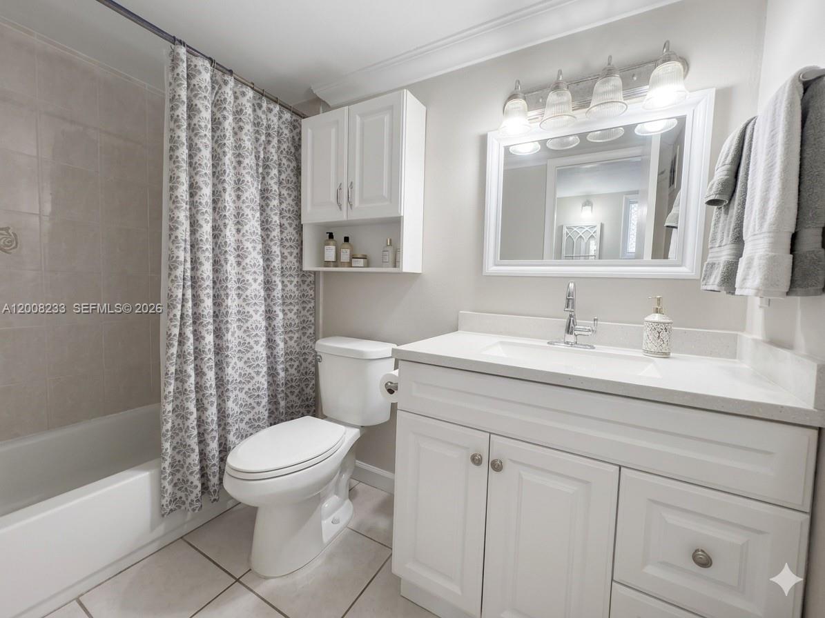 8605 SW 68th Ct #7 Pinecrest, FL 33156