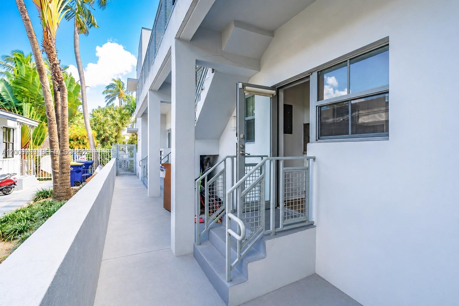 1600 Michigan Ave #2 Miami Beach, FL 33139