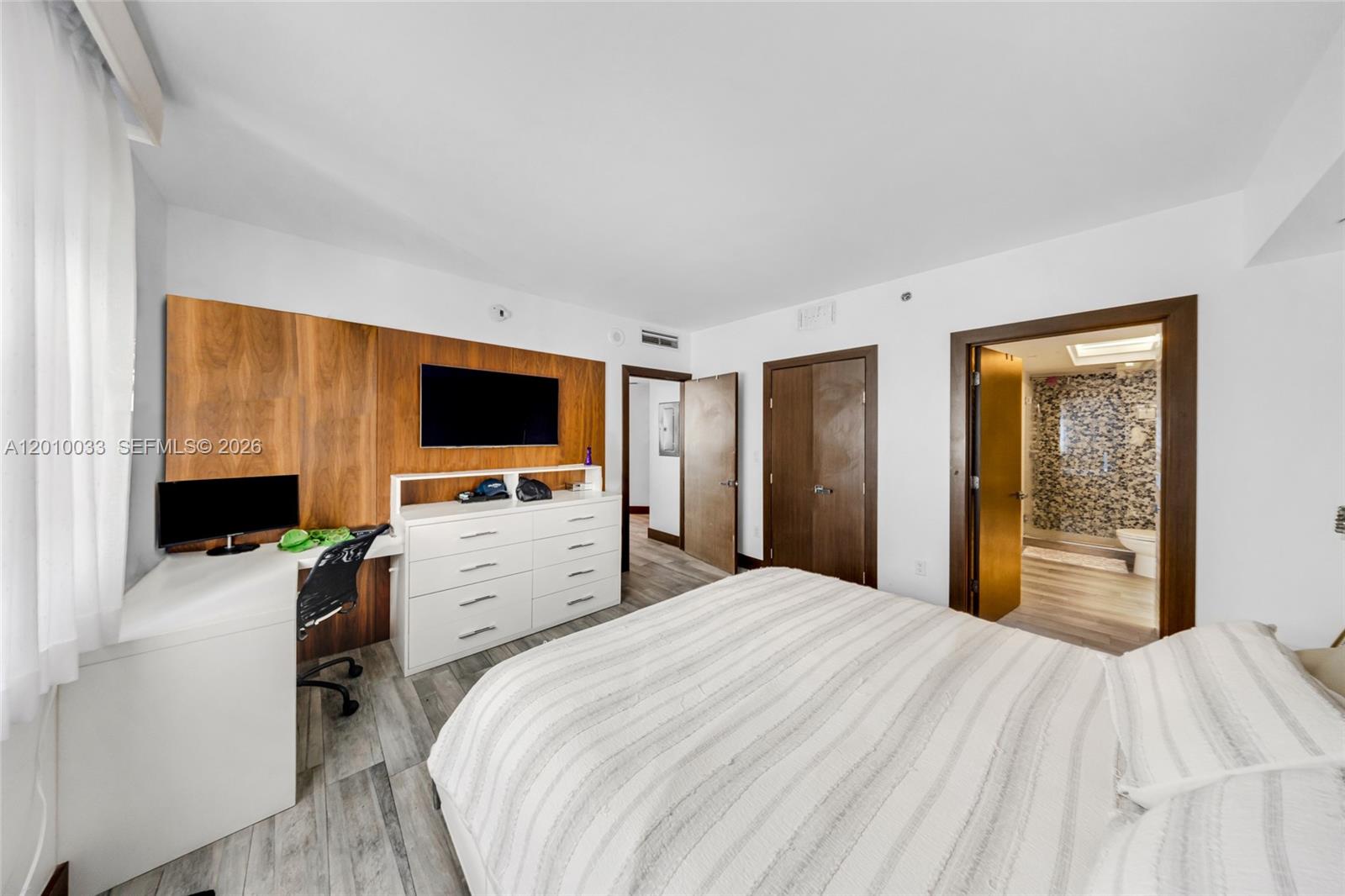 image 500 Brickell East19