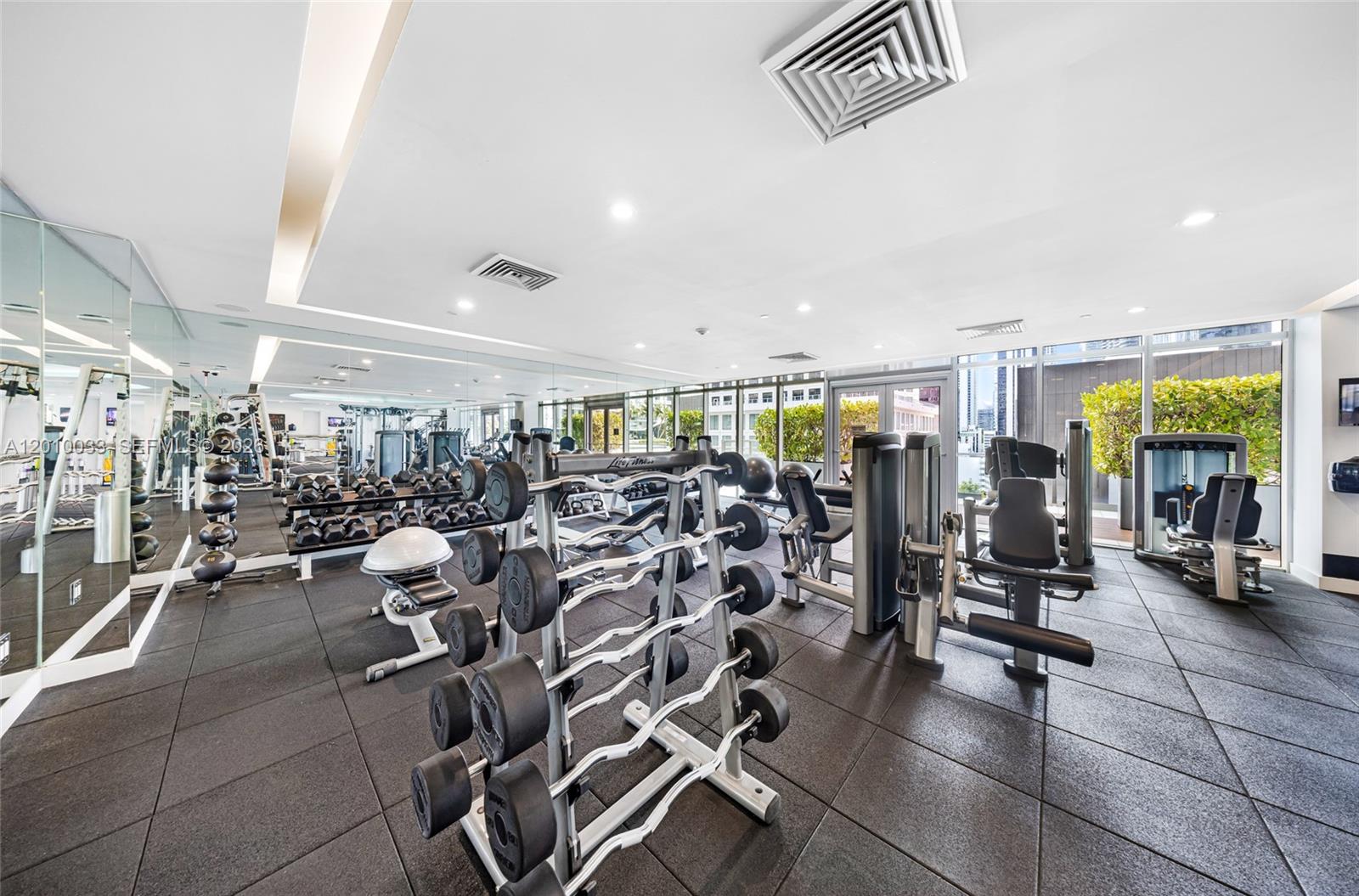 image 500 Brickell East38