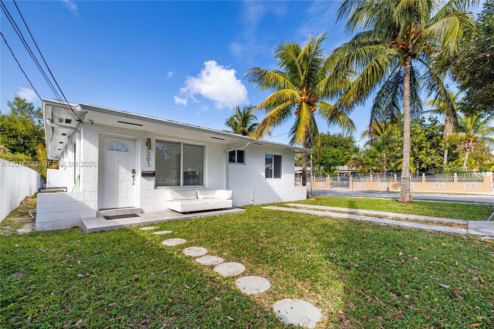 301 NW 34th St
