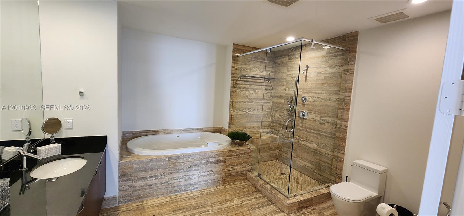 15811 Collins Ave #2802 Sunny Isles Beach, FL 33160