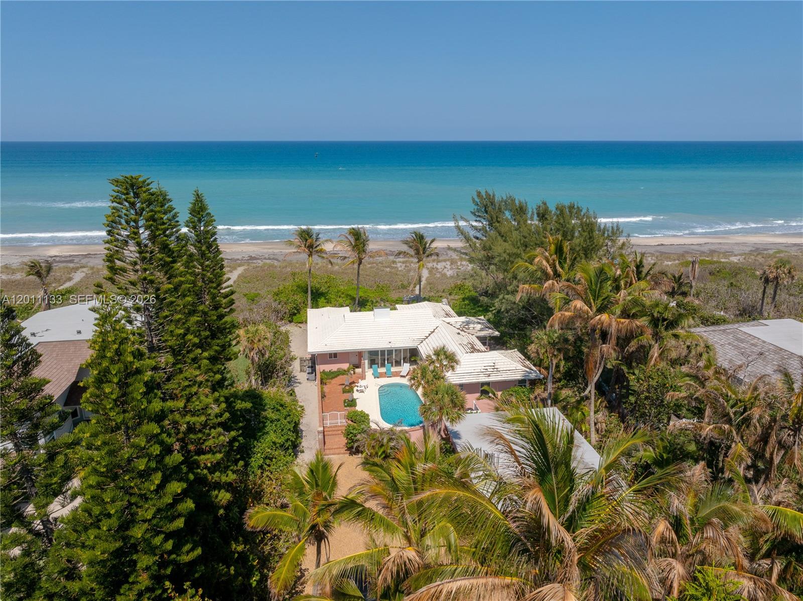 55 N Beach Rd Jupiter Island, FL 33455