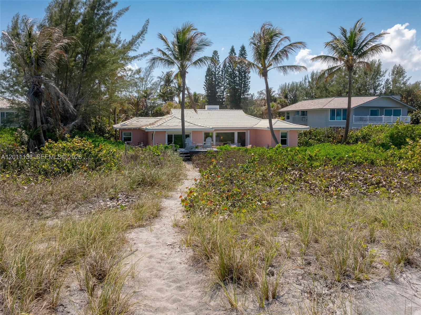 55 N Beach Rd Jupiter Island, FL 33455
