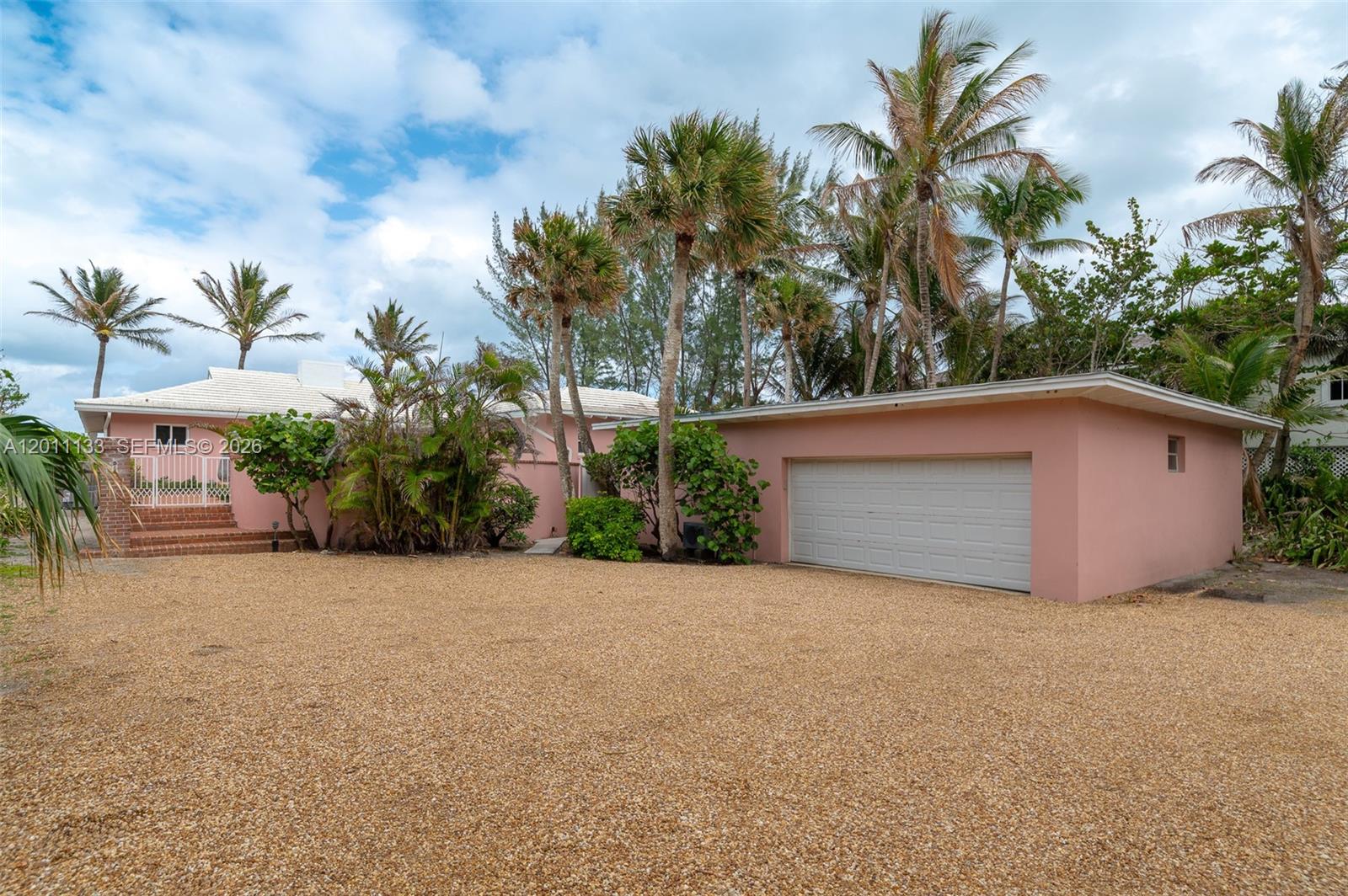 55 N Beach Rd Jupiter Island, FL 33455