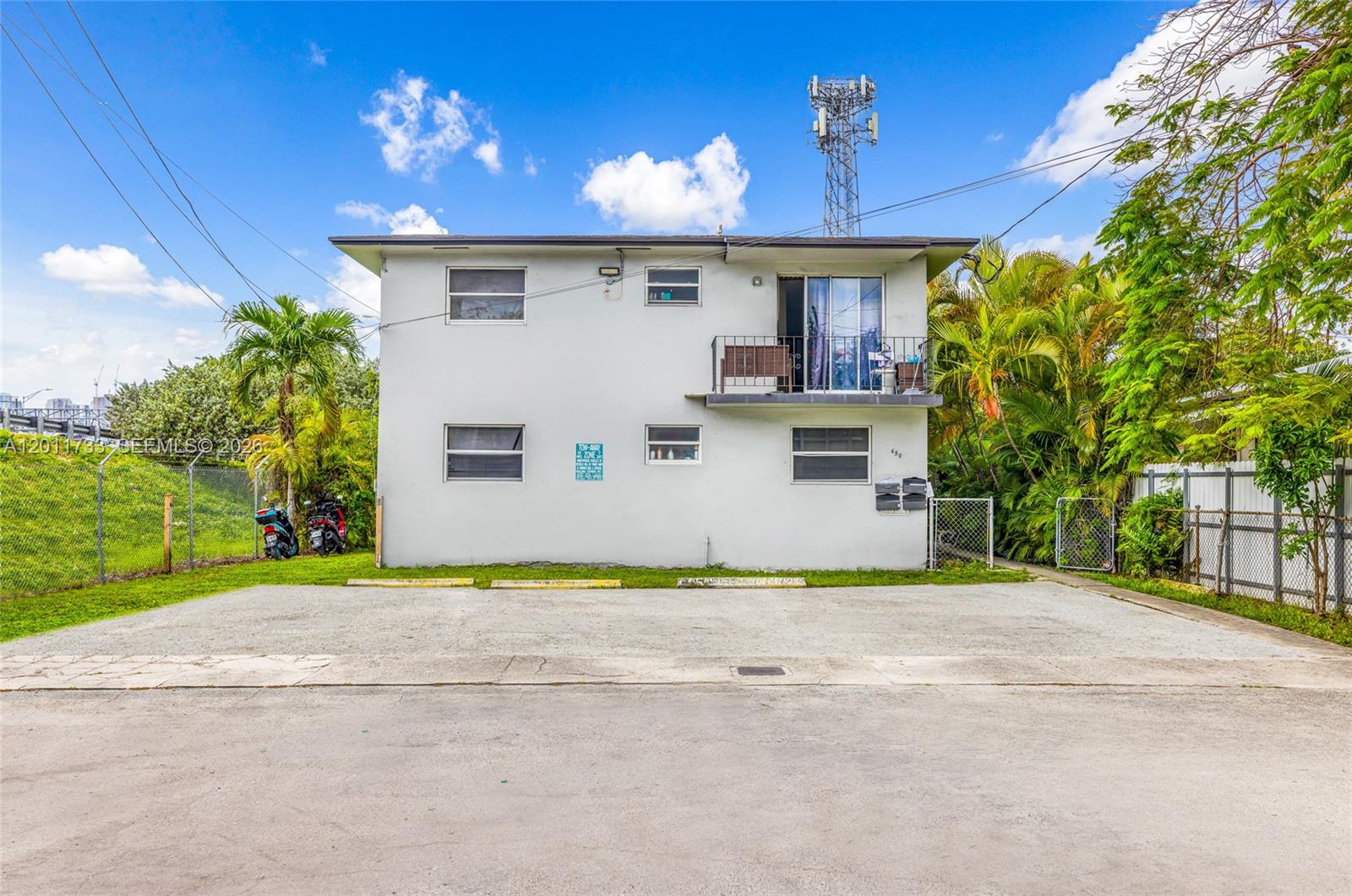 650 NW 28th St