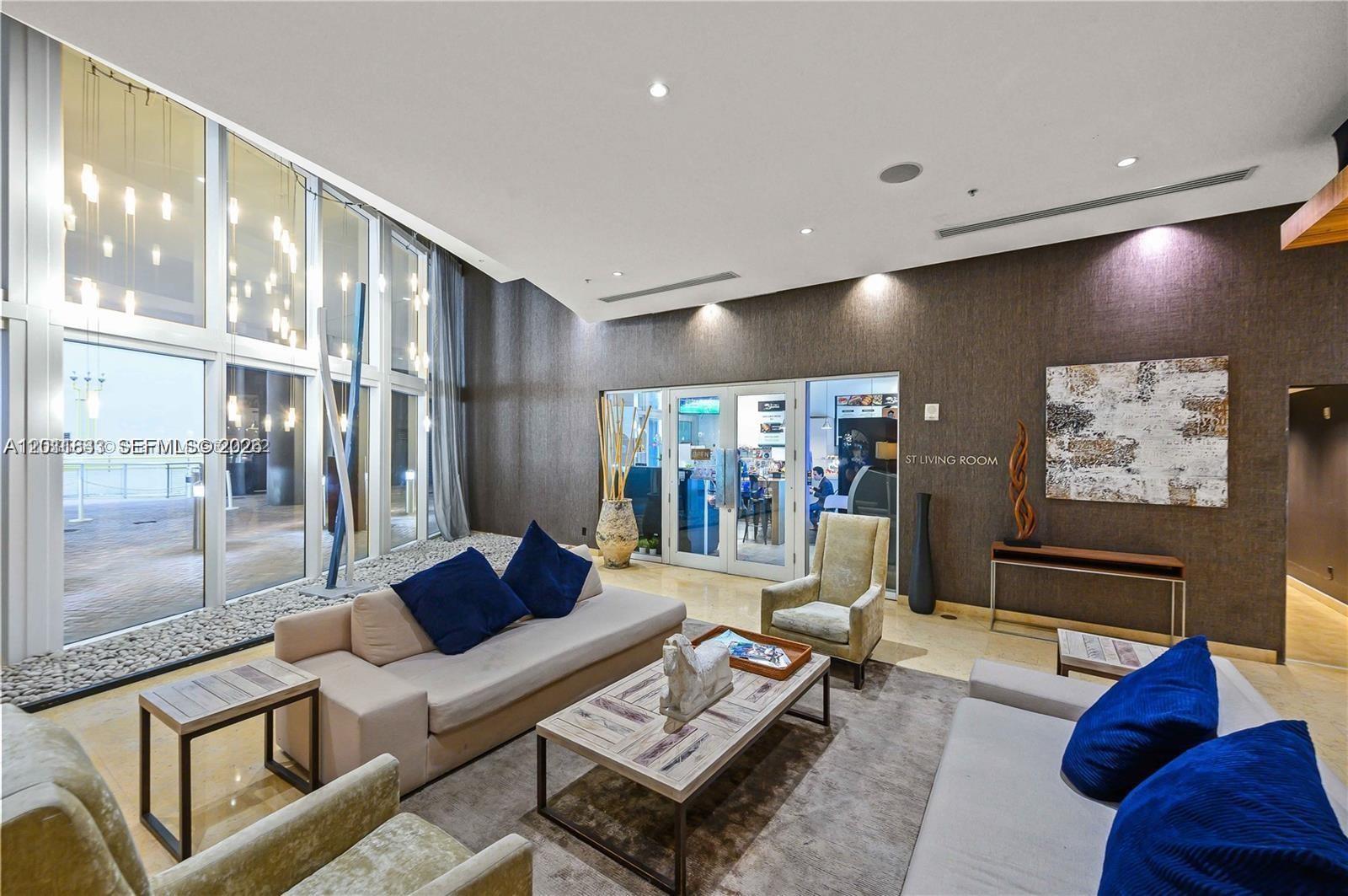 image Infinity at Brickell33