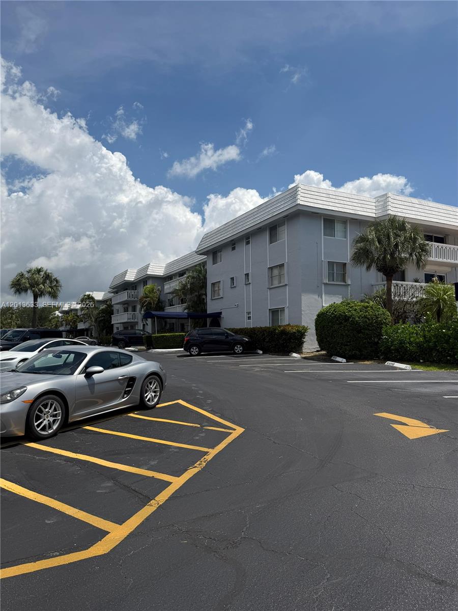 100 Edgewater Dr #204