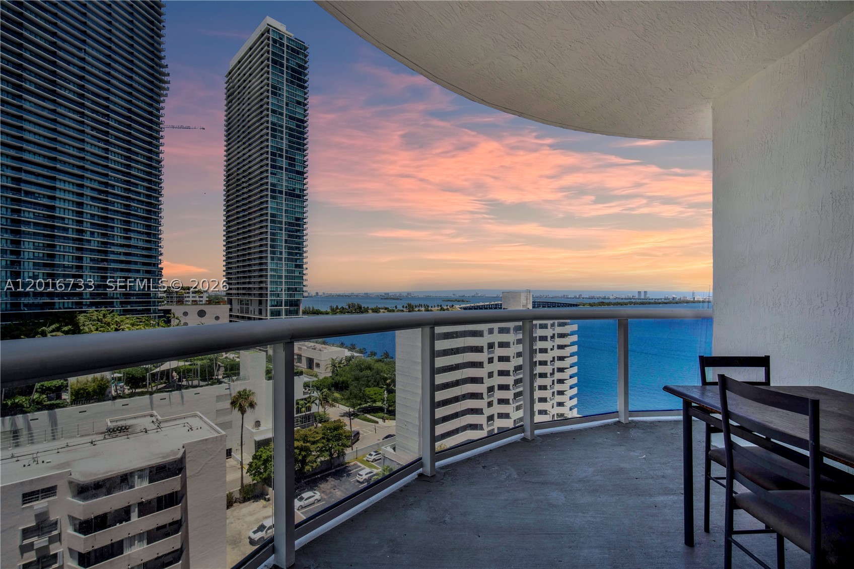 image Platinum Condominium0