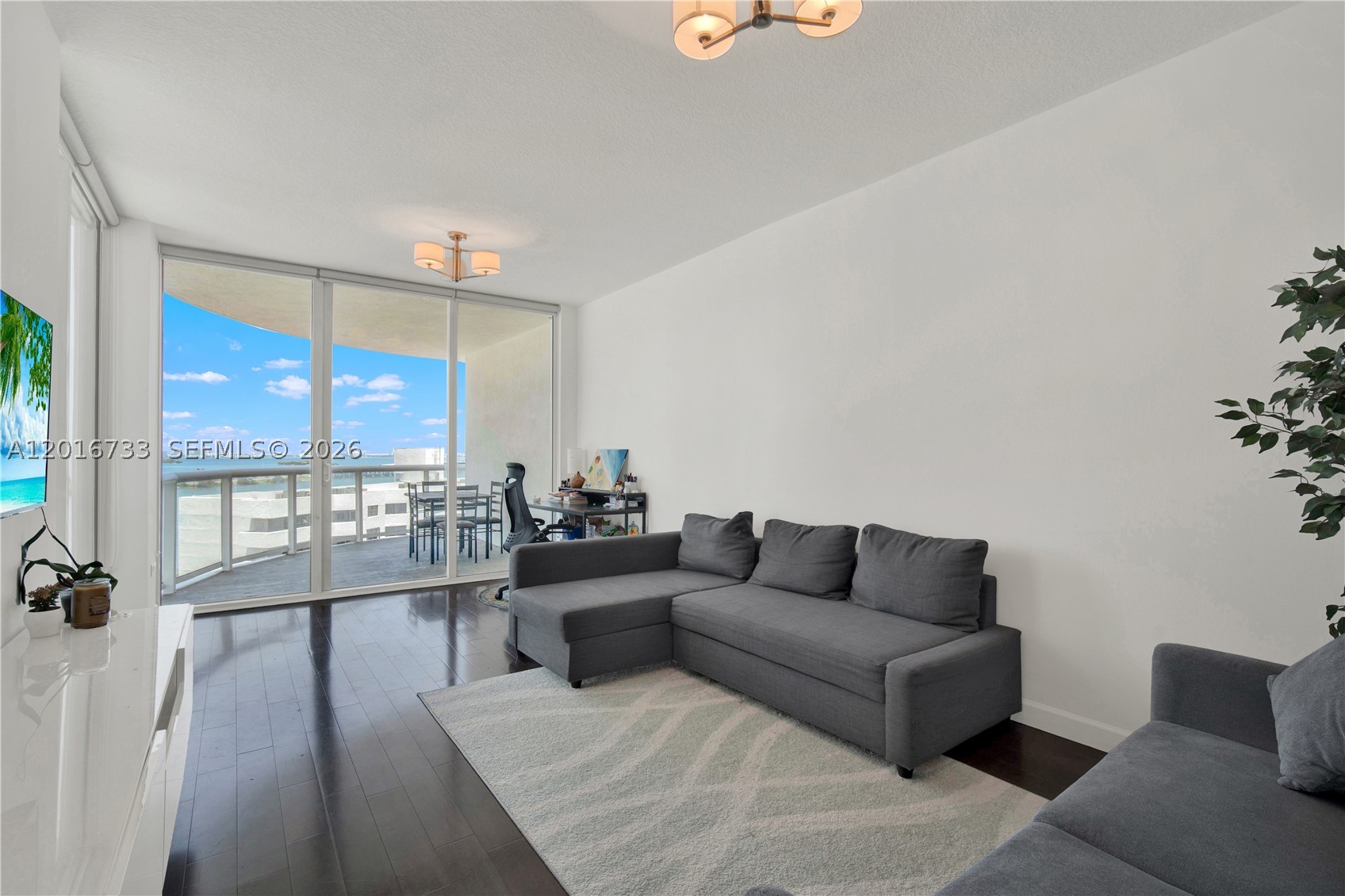 image Platinum Condominium6