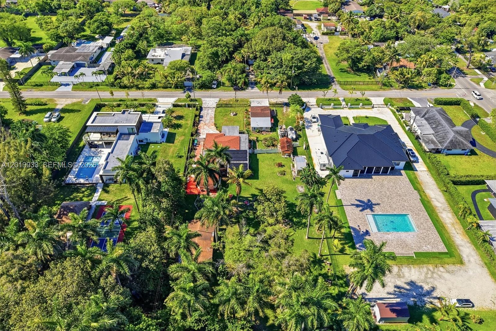 55-57 NE 156th St Miami, FL 33162