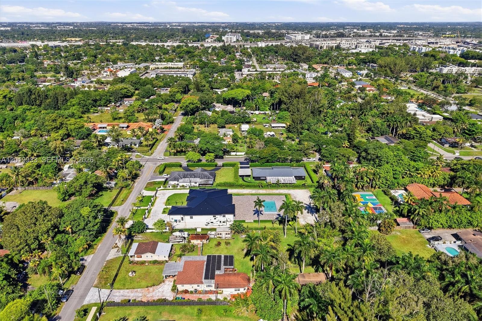 55-57 NE 156th St Miami, FL 33162
