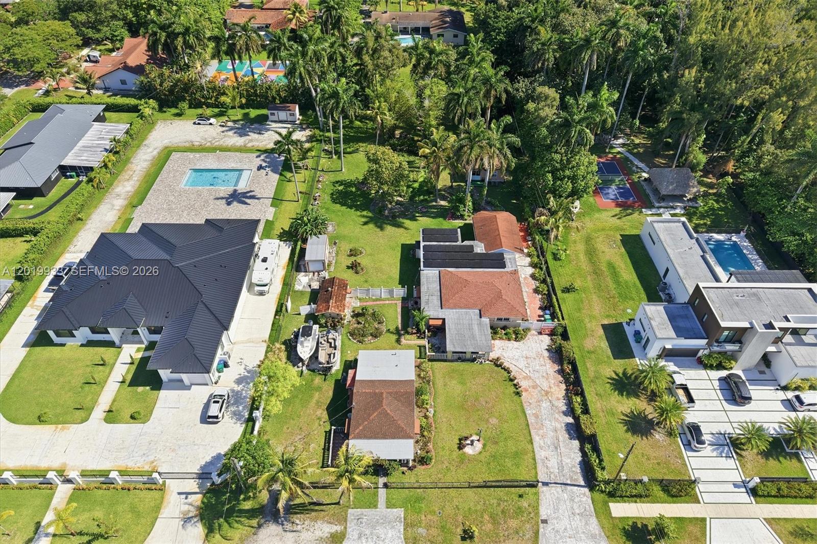 55-57 NE 156th St Miami, FL 33162