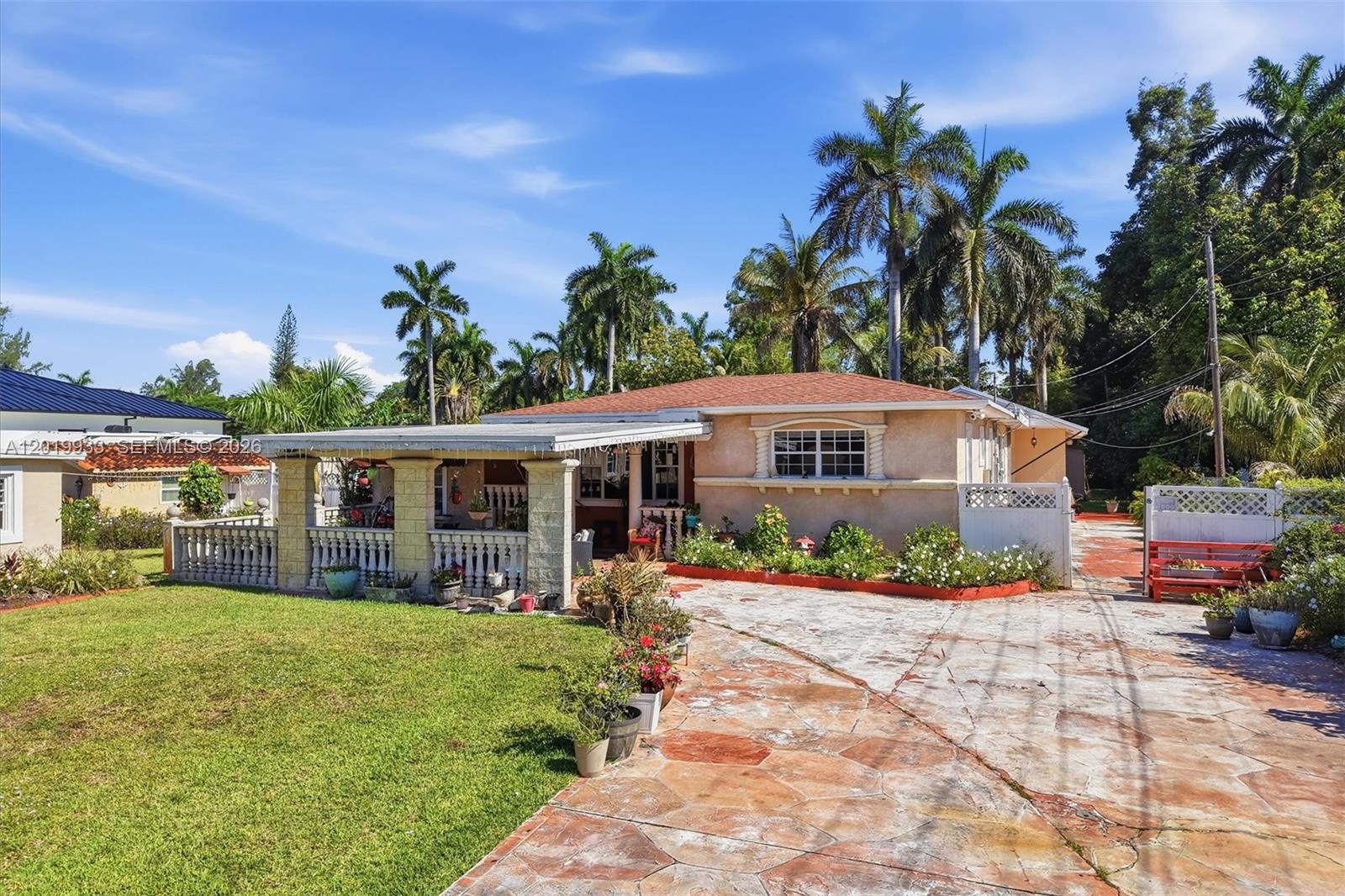 55-57 NE 156th St Miami, FL 33162
