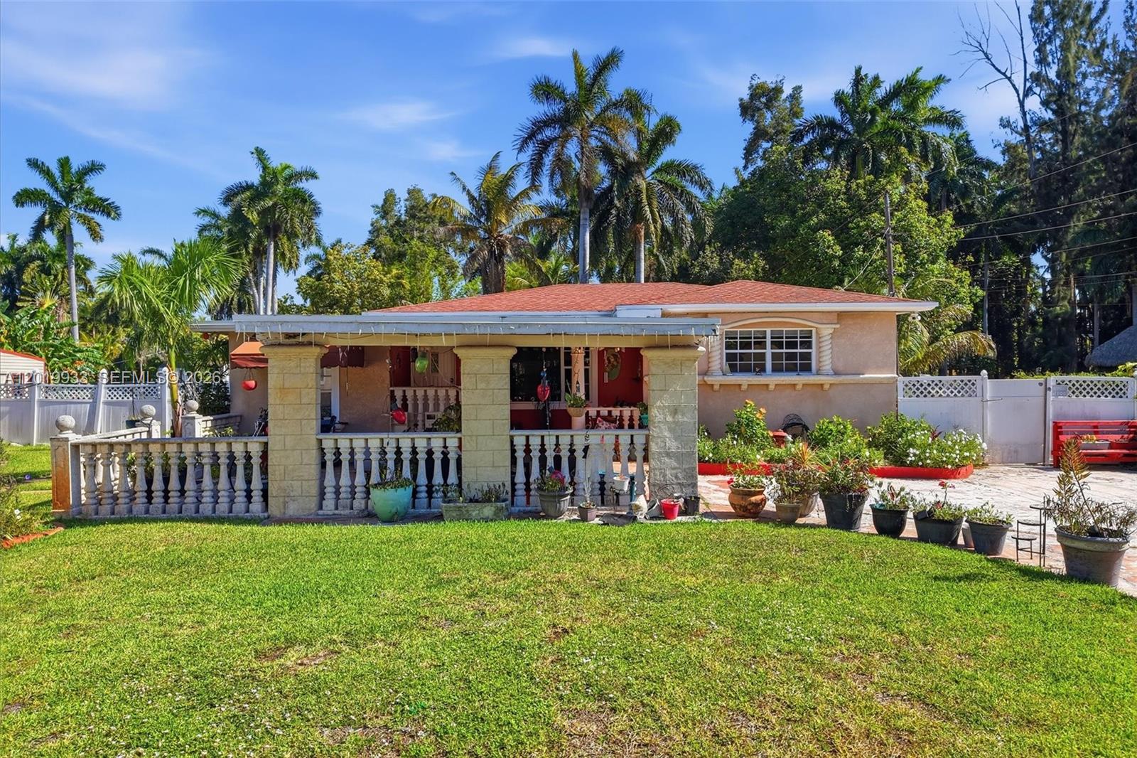 55-57 NE 156th St Miami, FL 33162
