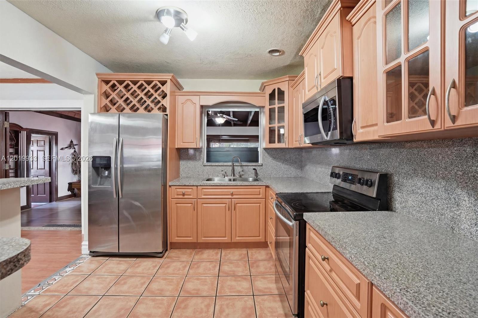 55-57 NE 156th St Miami, FL 33162