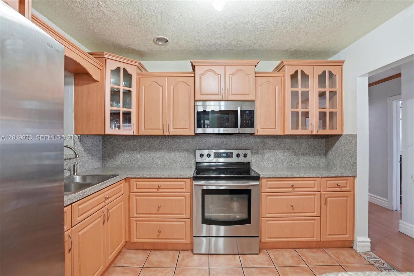 55-57 NE 156th St Miami, FL 33162