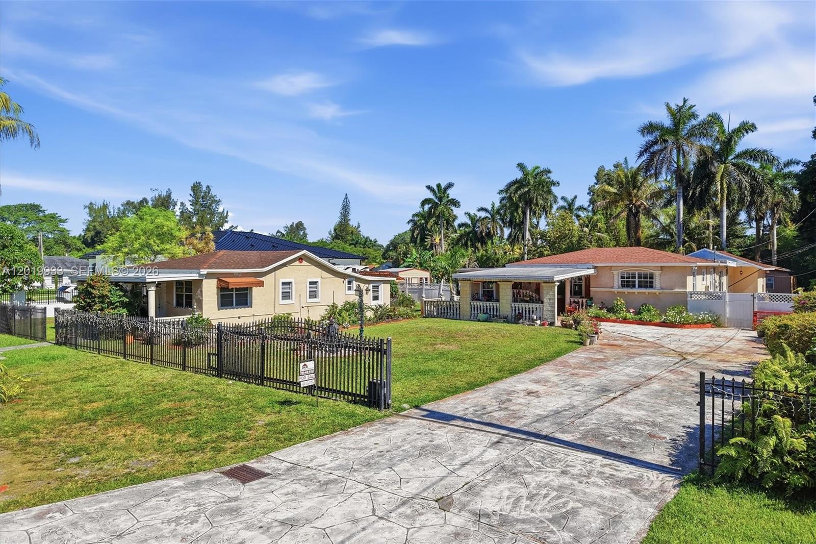 55-57 NE 156th St Miami, FL 33162