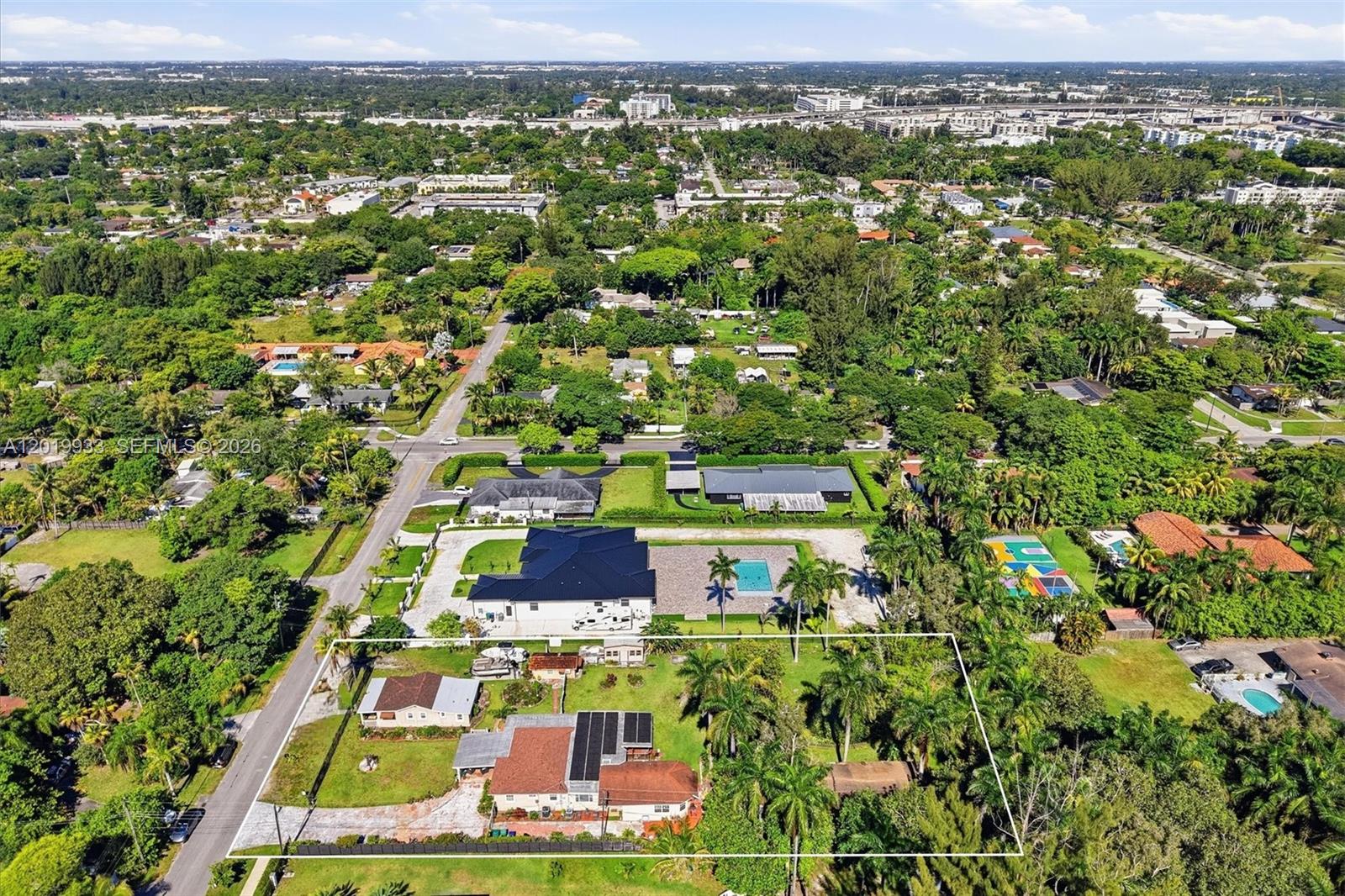 55-57 NE 156th St Miami, FL 33162