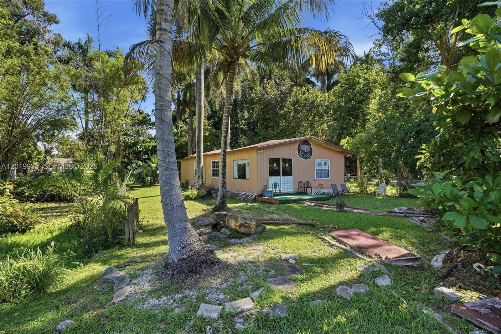 55-57 NE 156th St Miami, FL 33162