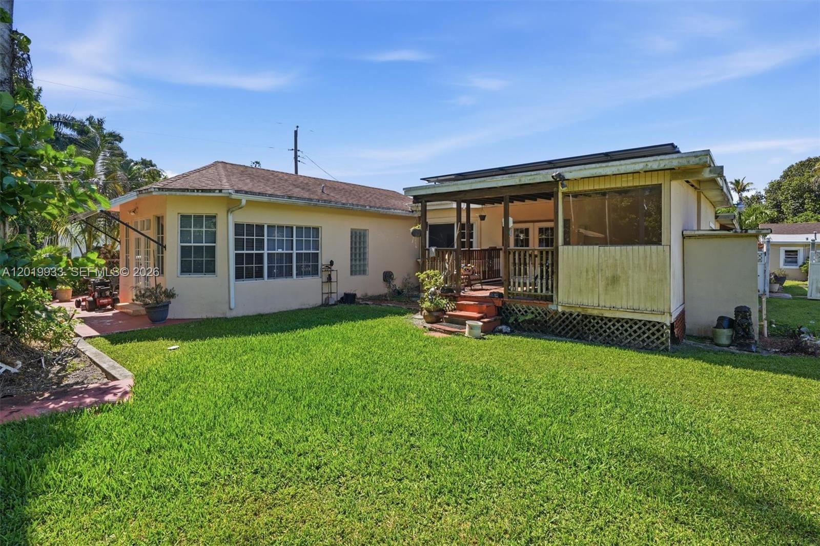 55-57 NE 156th St Miami, FL 33162