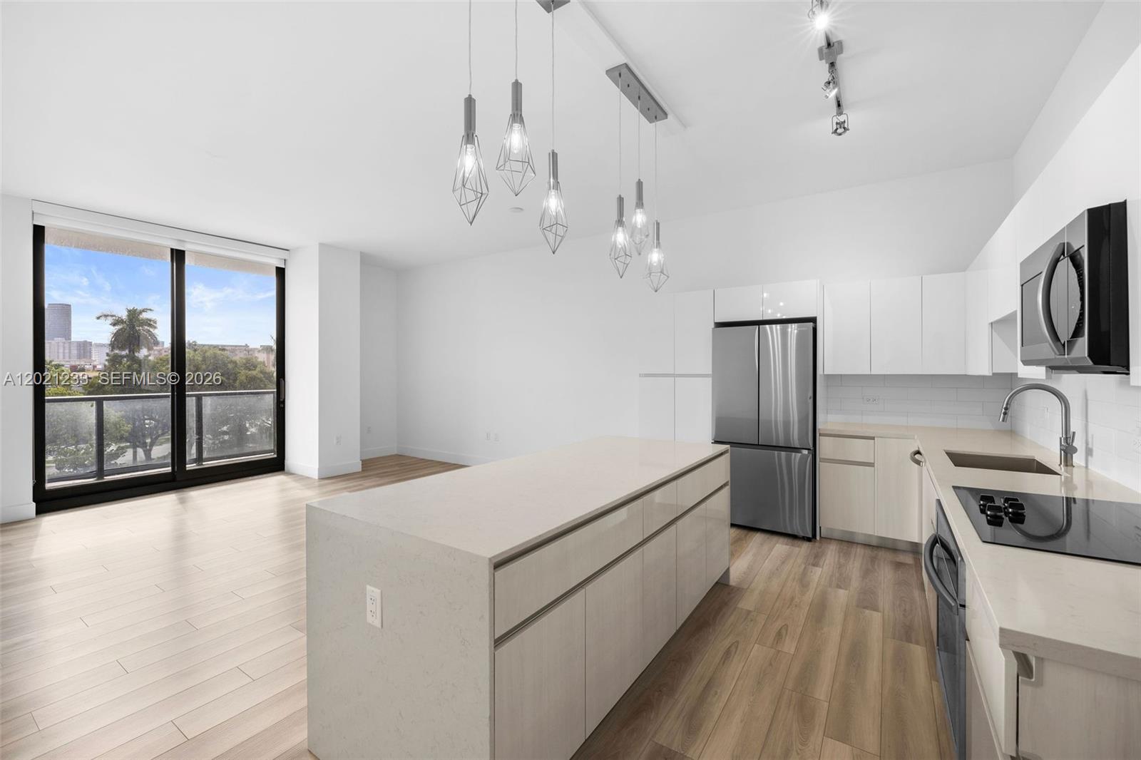 101 Diplomat Pkwy #506