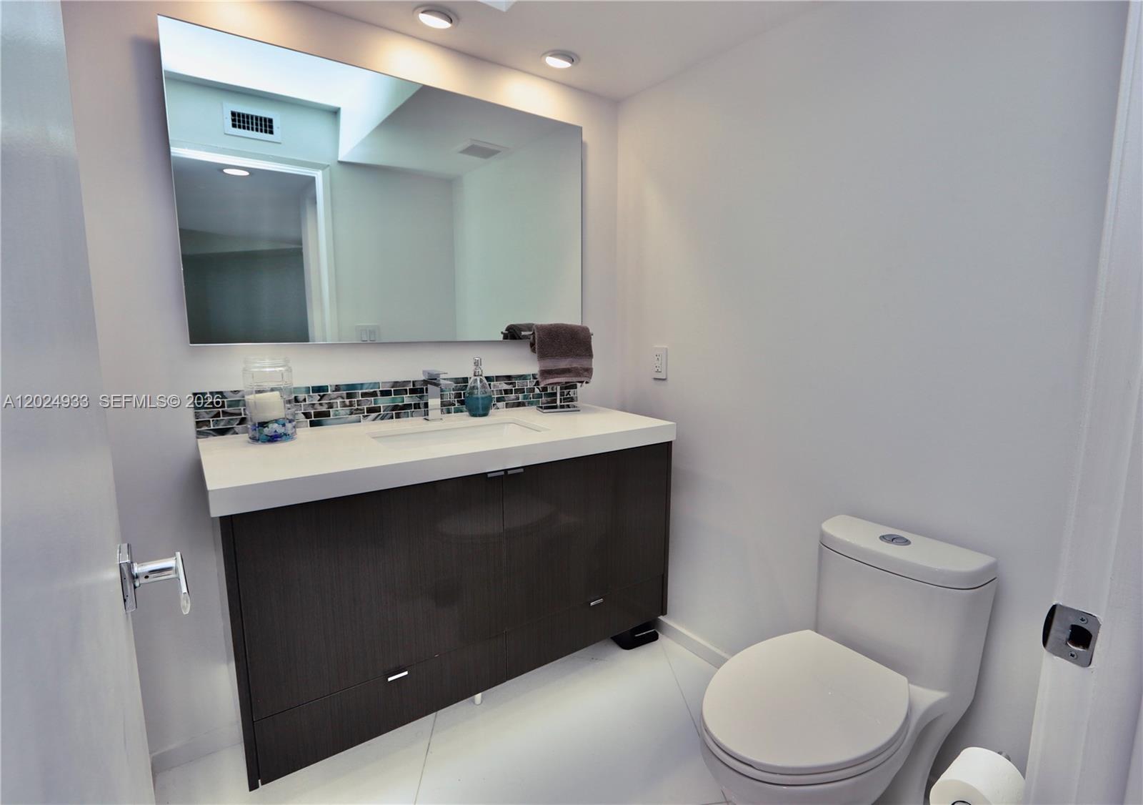3600 Mystic Pointe Dr #1115 Aventura, FL 33180
