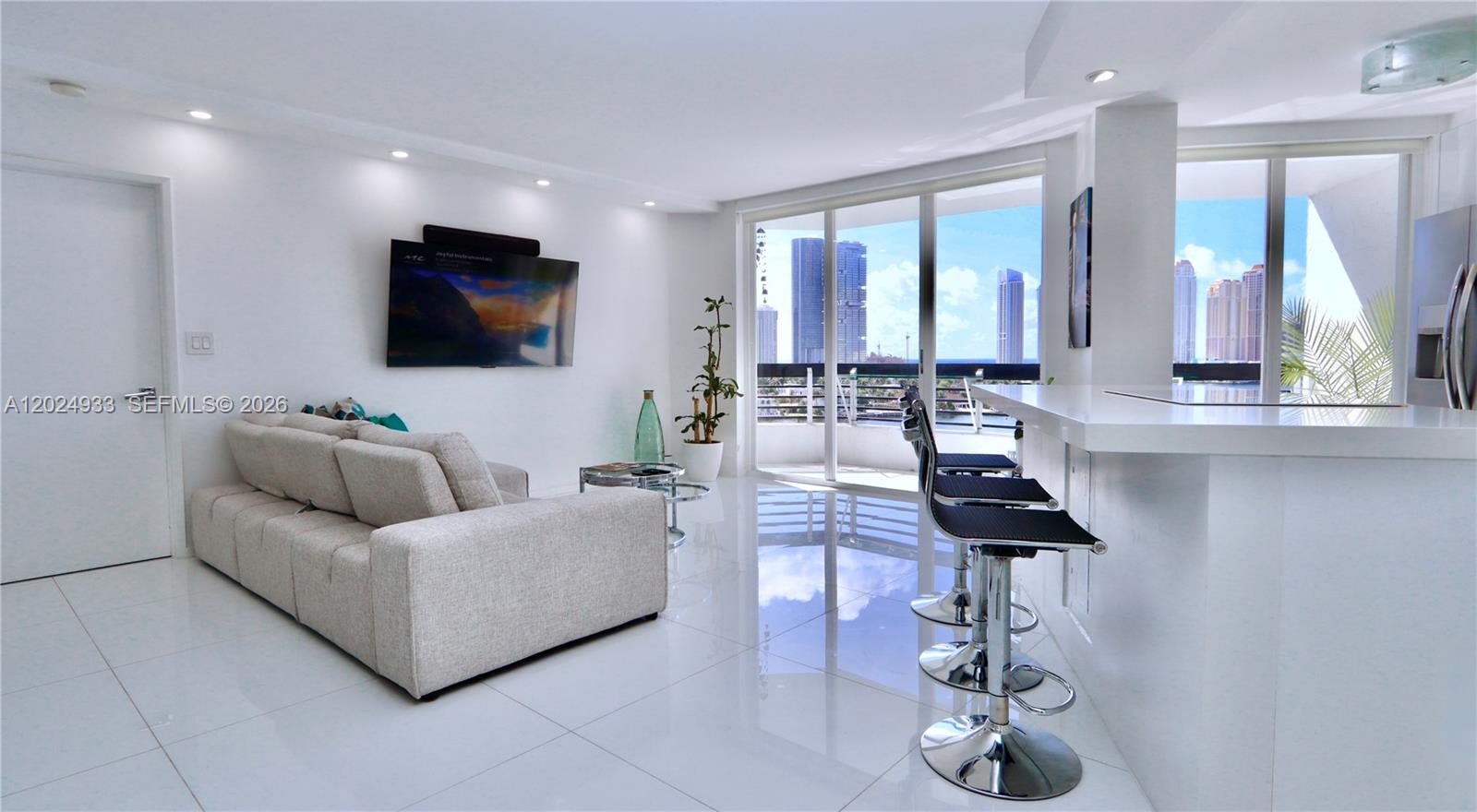 3600 Mystic Pointe Dr #1115 Aventura, FL 33180