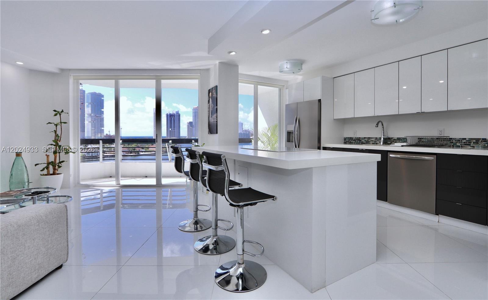 3600 Mystic Pointe Dr #1115 Aventura, FL 33180