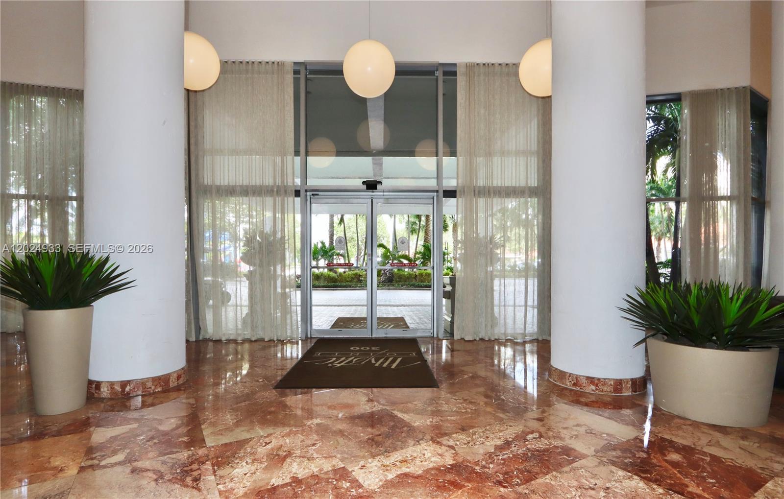 3600 Mystic Pointe Dr #1115 Aventura, FL 33180