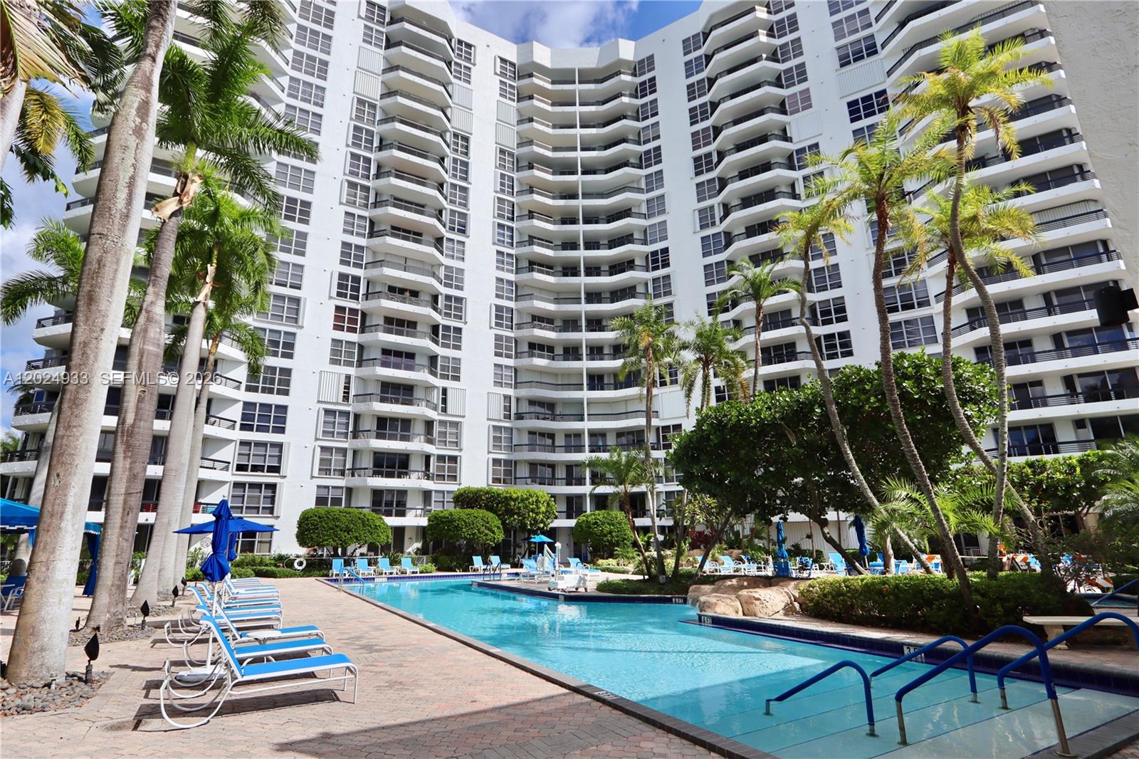 3600 Mystic Pointe Dr #1115 Aventura, FL 33180