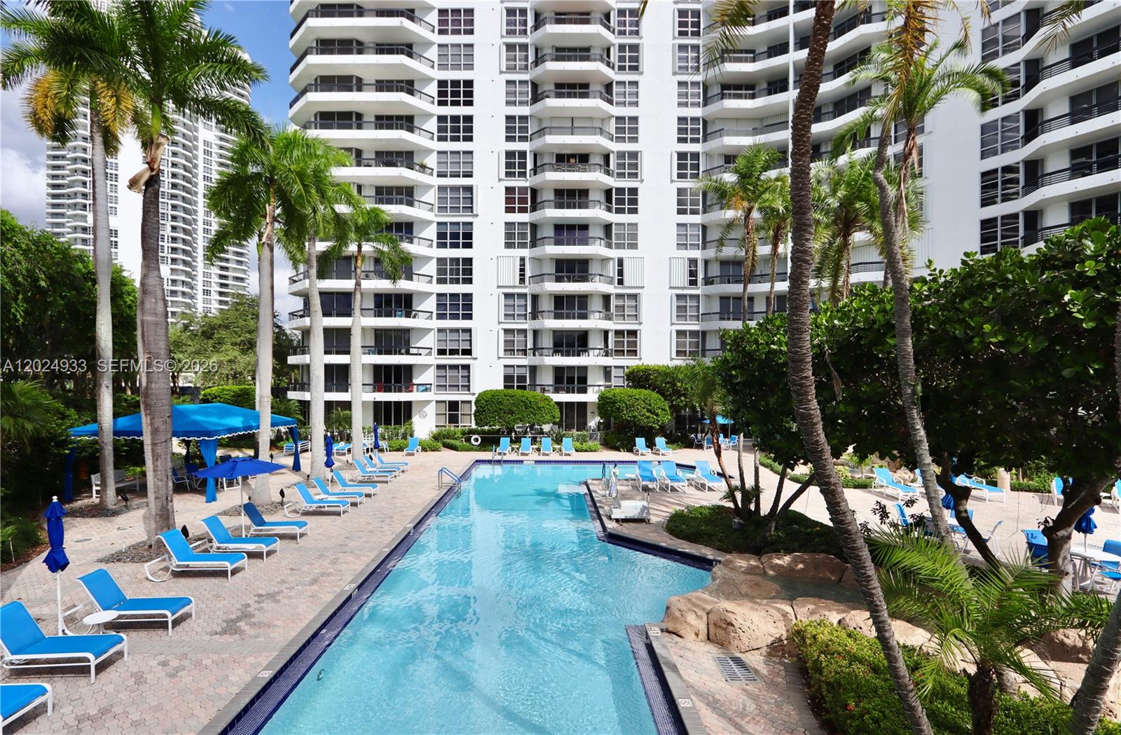 3600 Mystic Pointe Dr #1115 Aventura, FL 33180