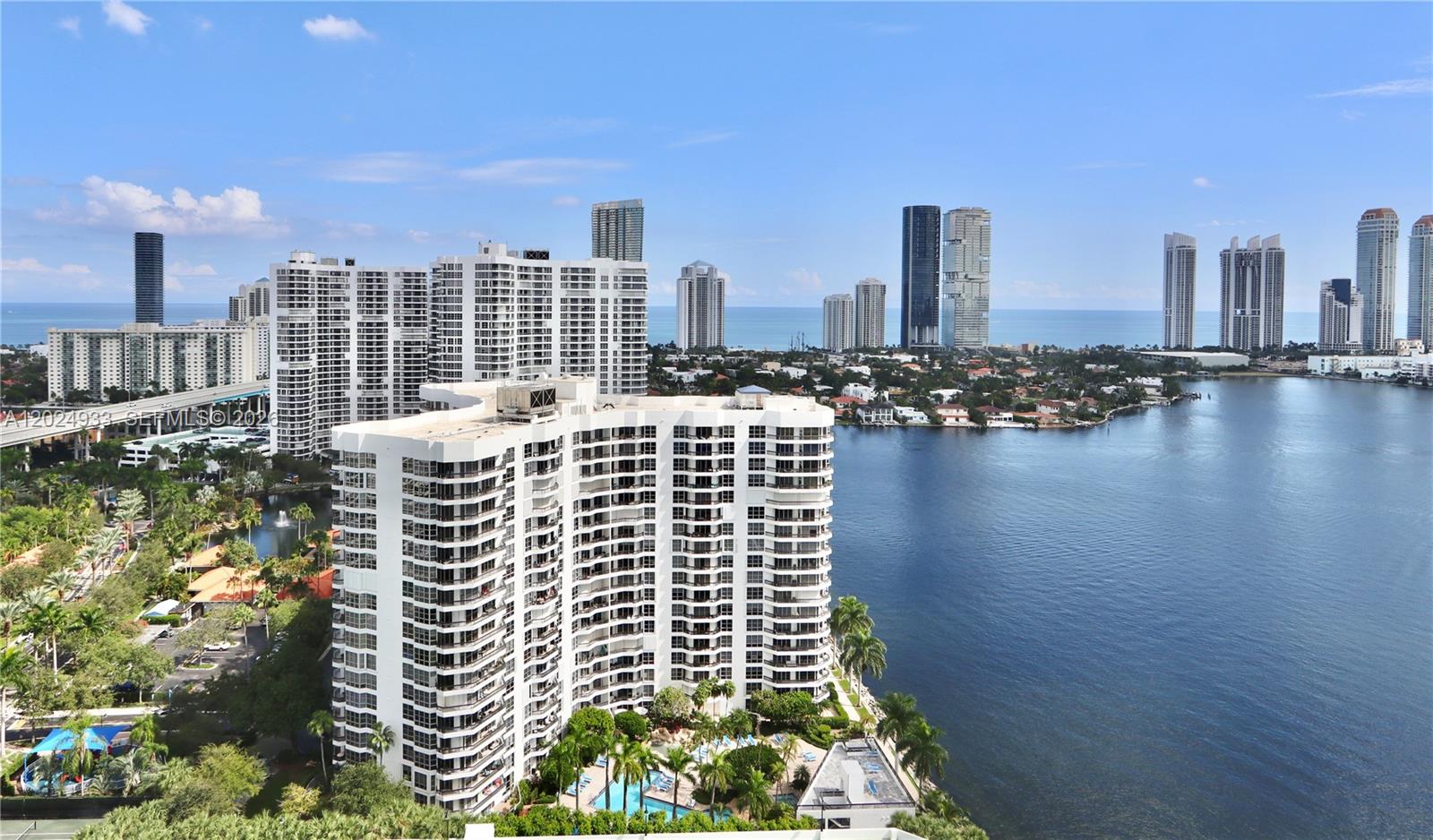 3600 Mystic Pointe Dr #1115 Aventura, FL 33180