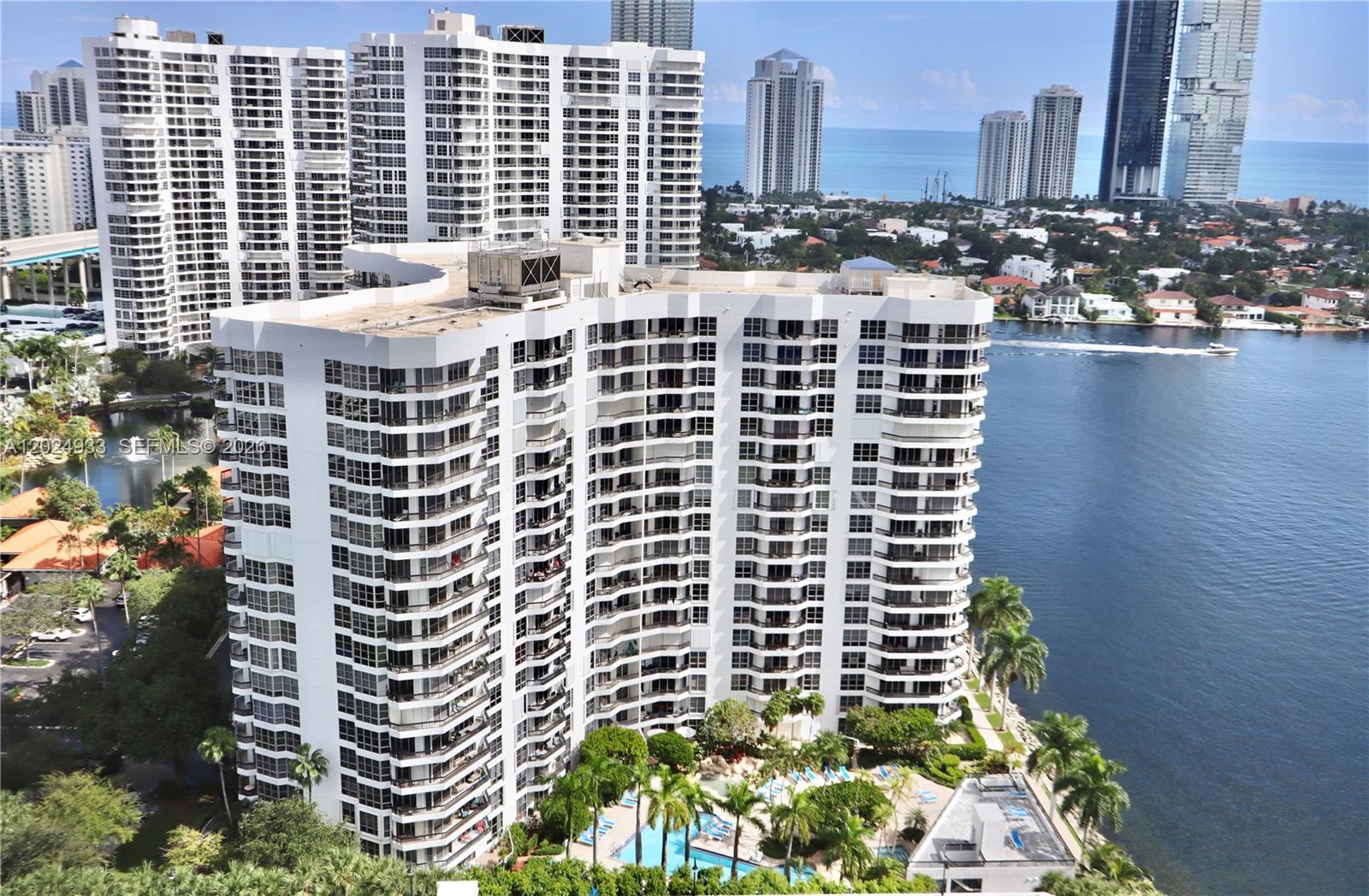 3600 Mystic Pointe Dr #1115 Aventura, FL 33180