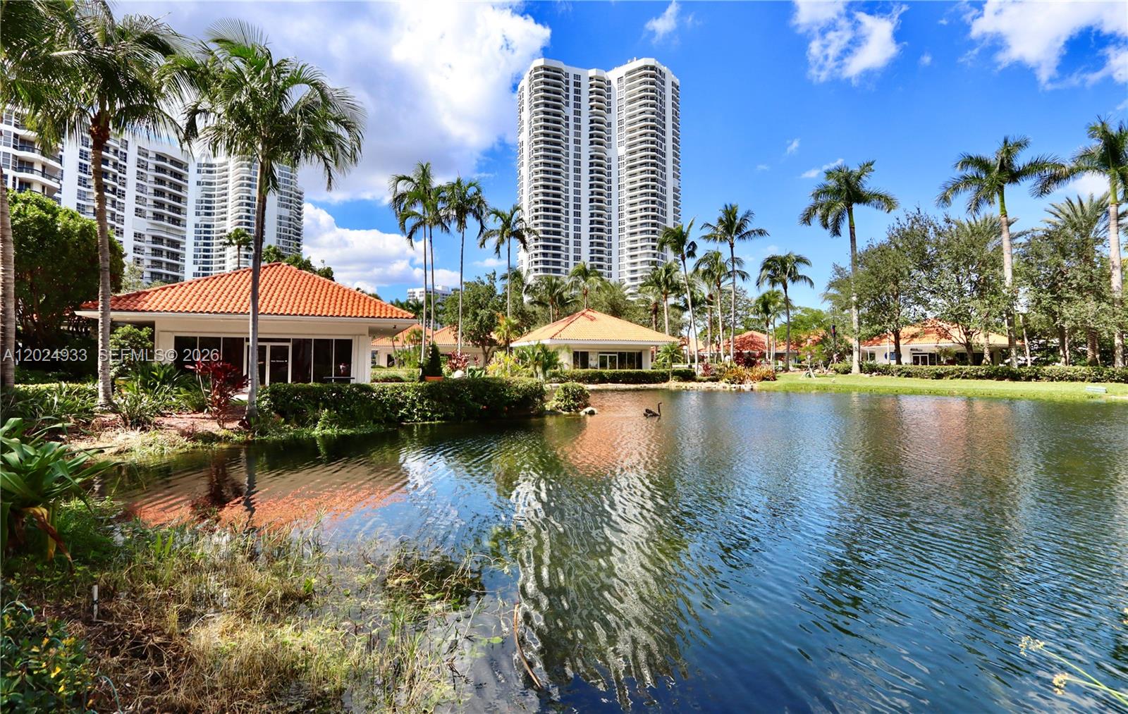 3600 Mystic Pointe Dr #1115 Aventura, FL 33180