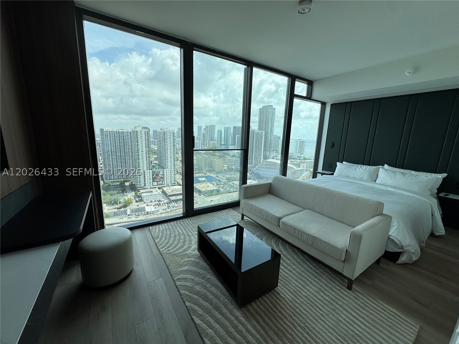 image E11EVEN Hotel & Residences2