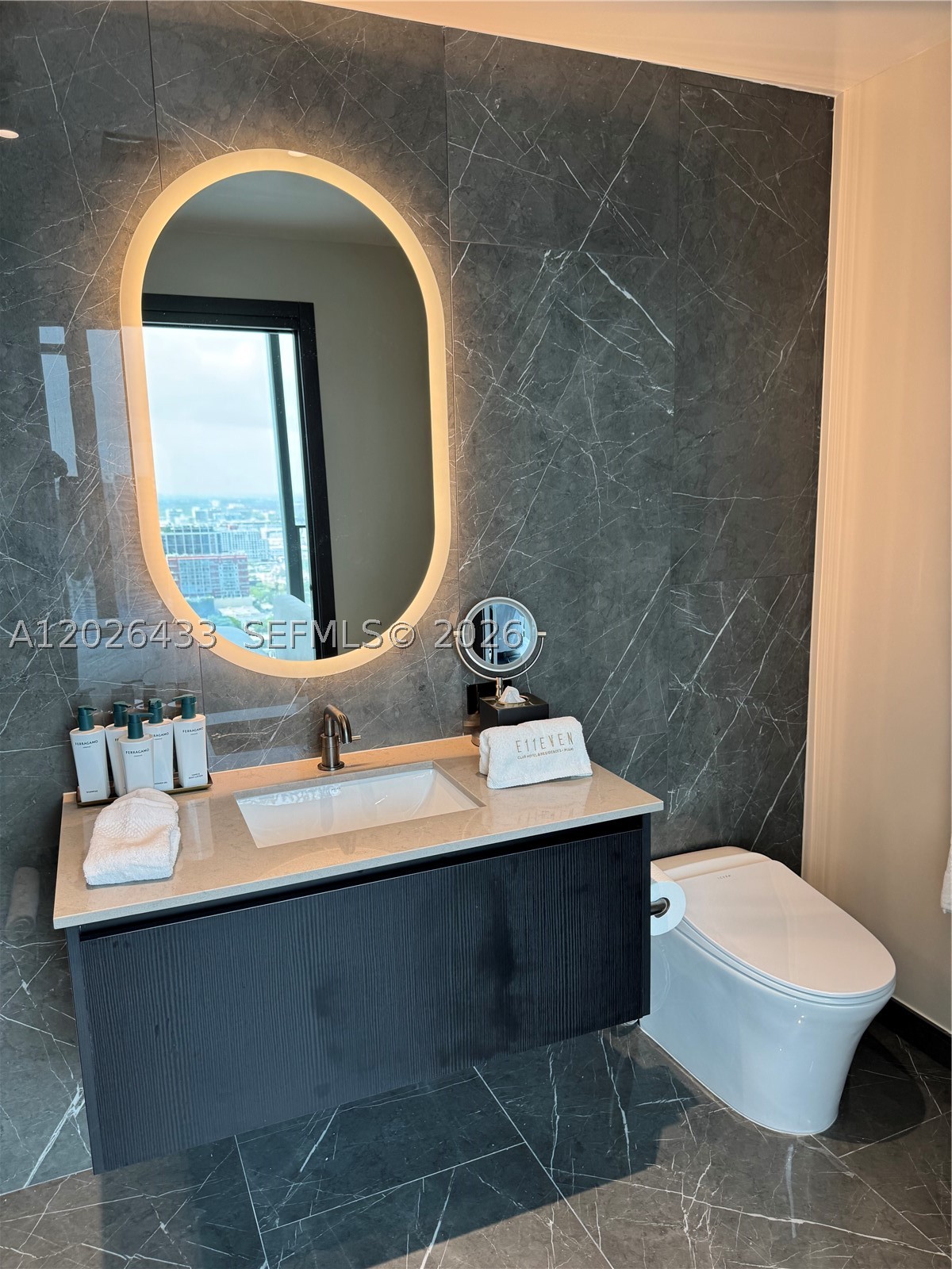 image E11EVEN Hotel & Residences3