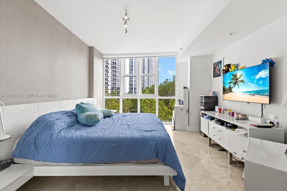 18201 Collins Ave #601A Sunny Isles Beach, FL 33160