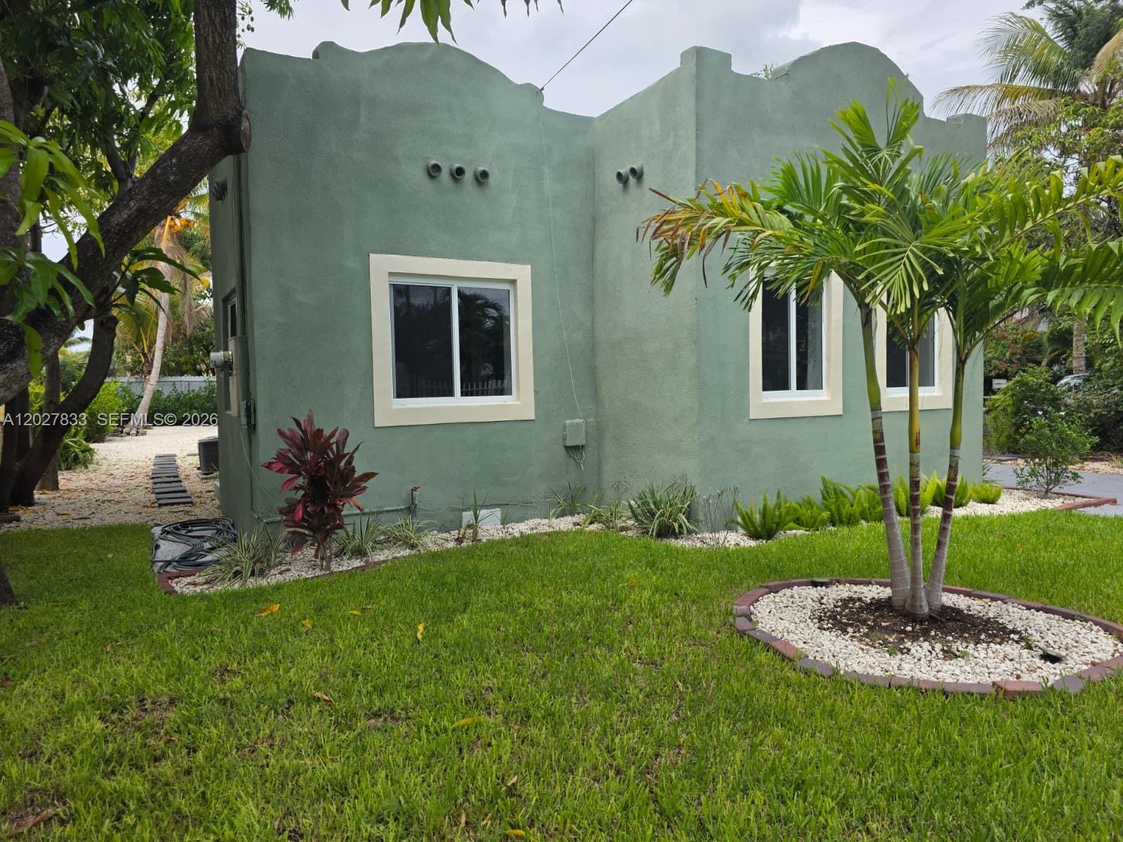 1139 NW 37th St Miami, FL 33127