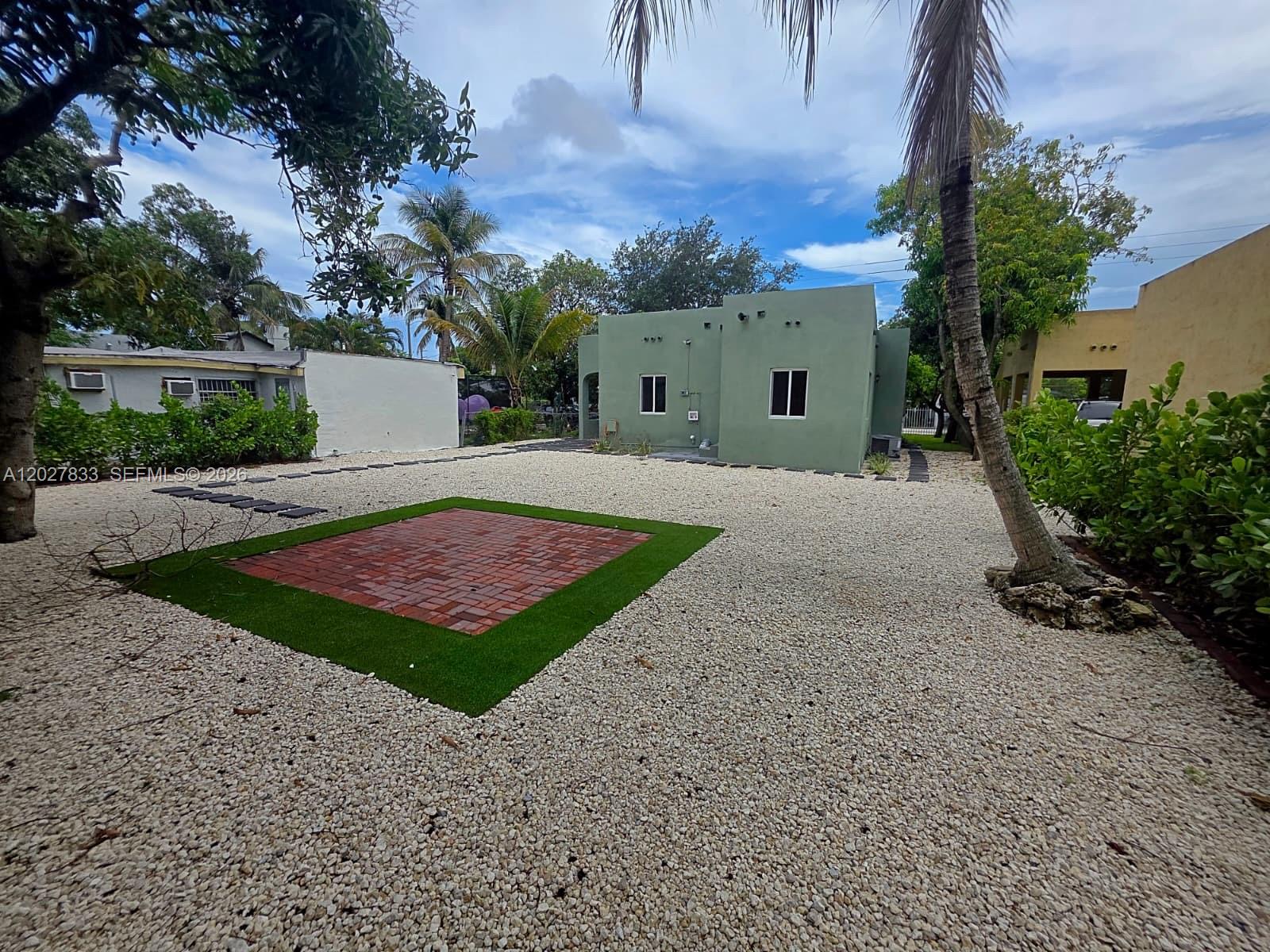 1139 NW 37th St Miami, FL 33127