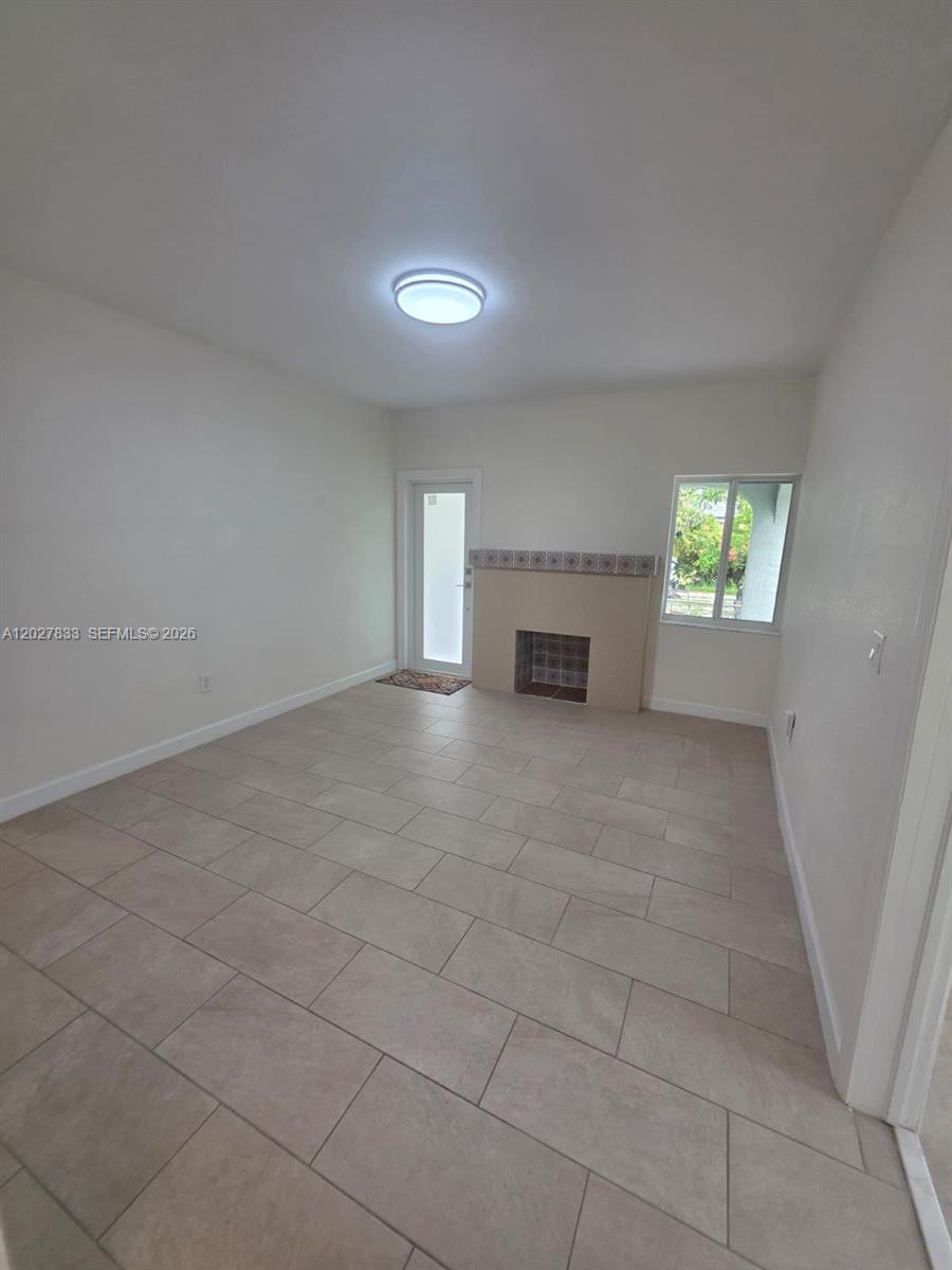 1139 NW 37th St Miami, FL 33127