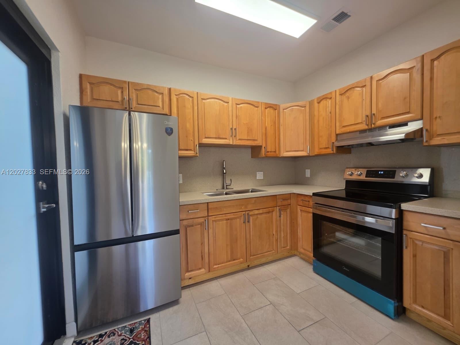1139 NW 37th St Miami, FL 33127