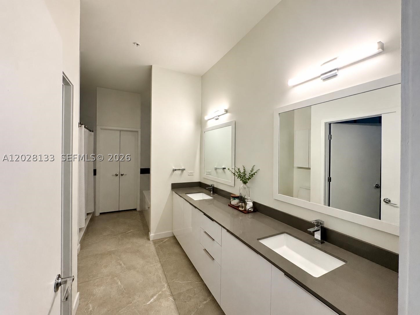 image Nine at Mary Brickell Village10