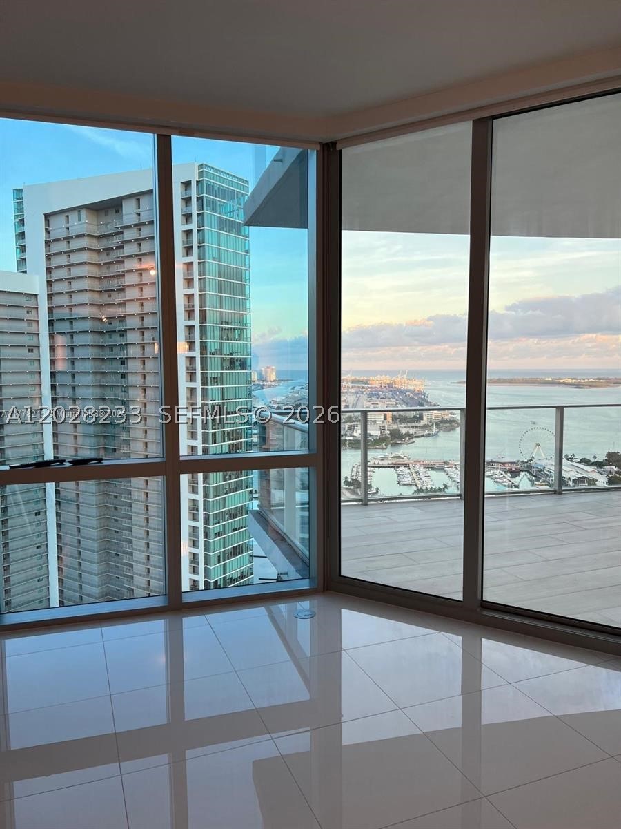 image Paramount Miami Worldcenter21