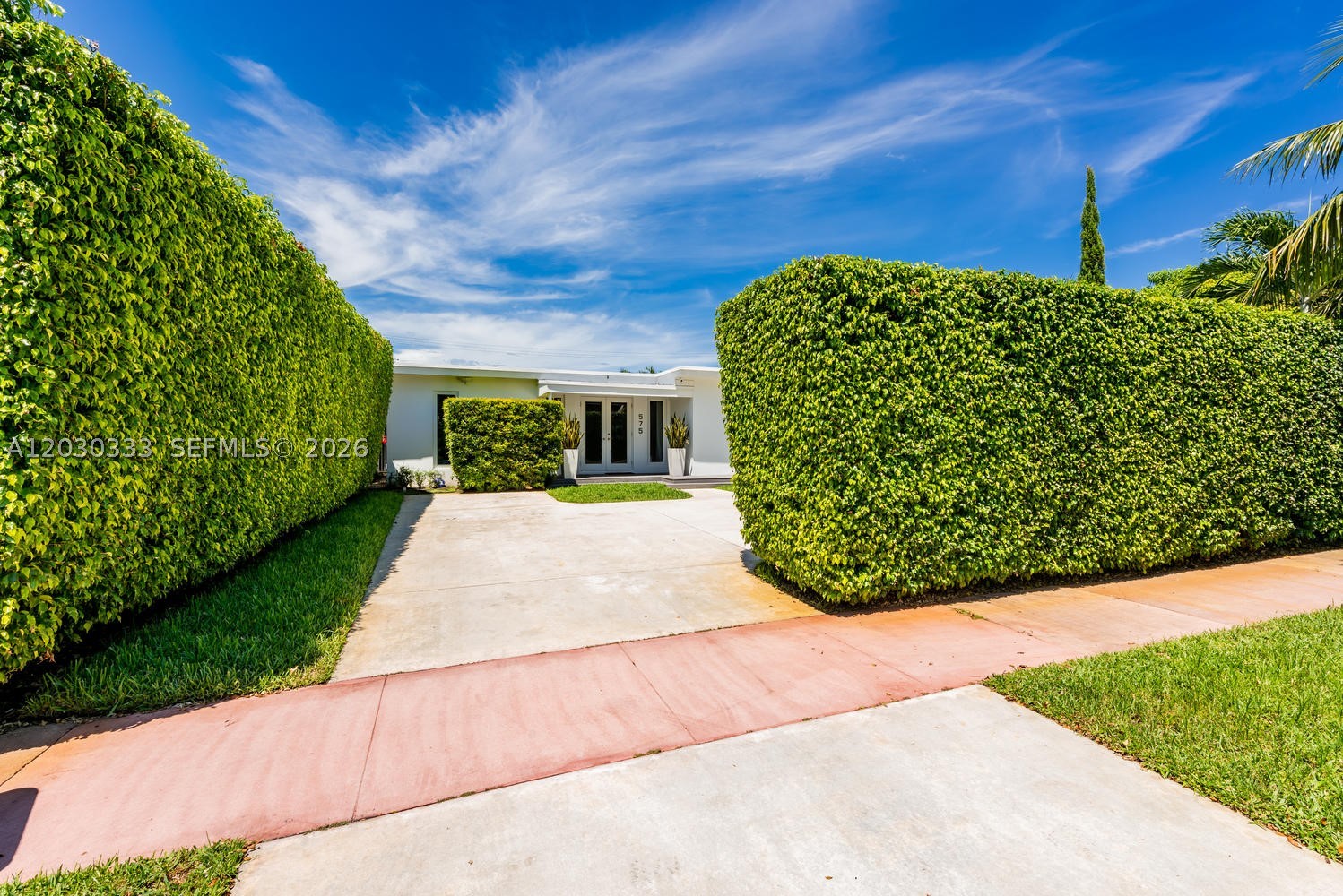 575 W 50th St Miami Beach, FL 33140