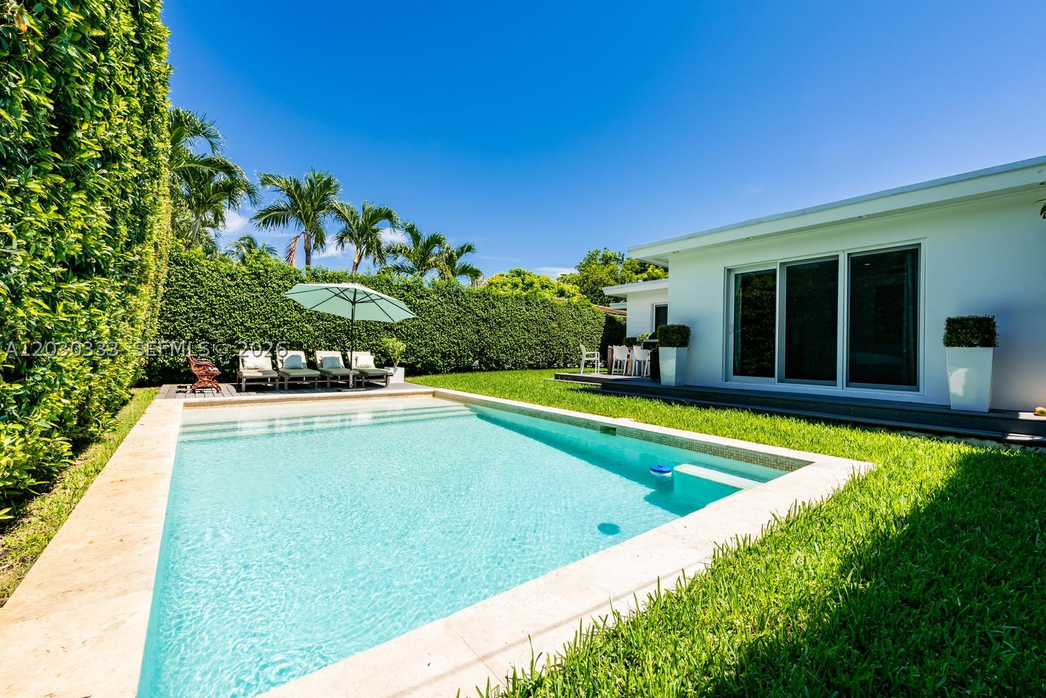 575 W 50th St Miami Beach, FL 33140